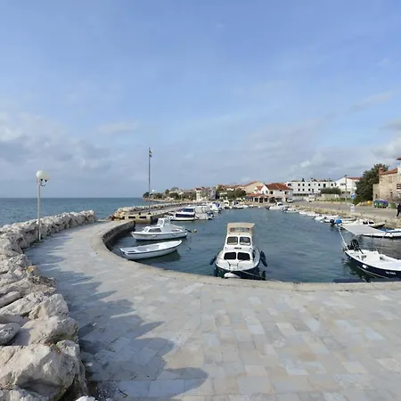 Ana Diklo Zadar
