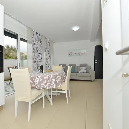 Ana Diklo Apartment *