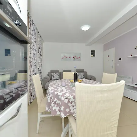 Ana Diklo Apartment