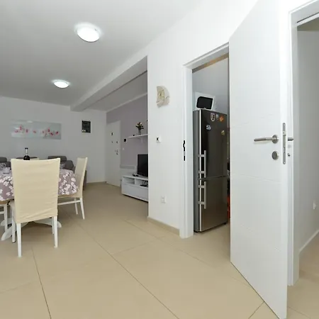 Apartment Ana Diklo