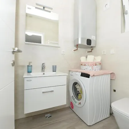 Apartment Ana Diklo